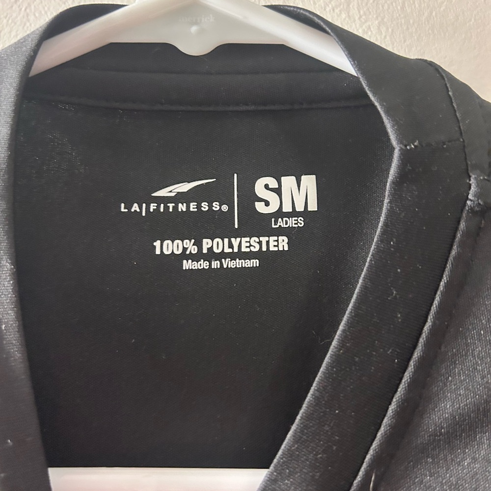 new la fitness workout shirt - Picture 3 of 4